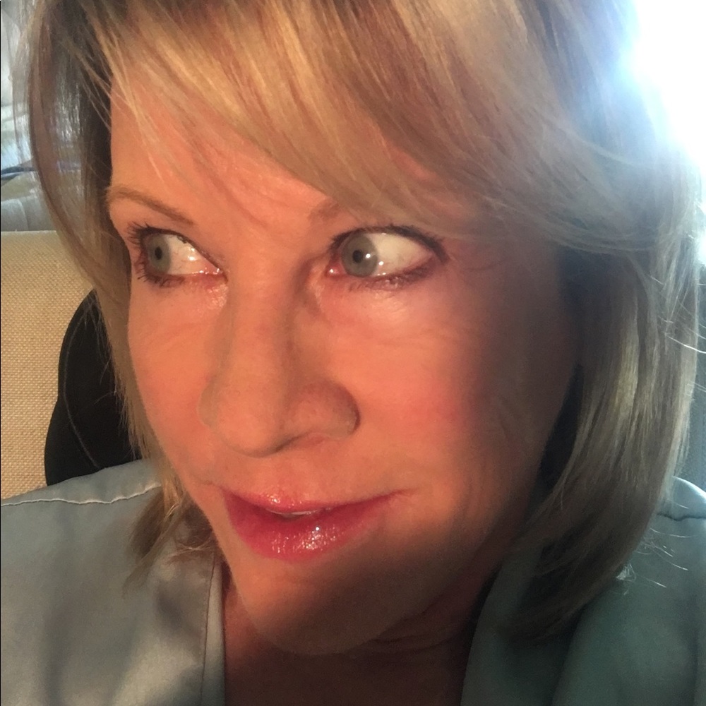 Meet your Posher, Cynthia